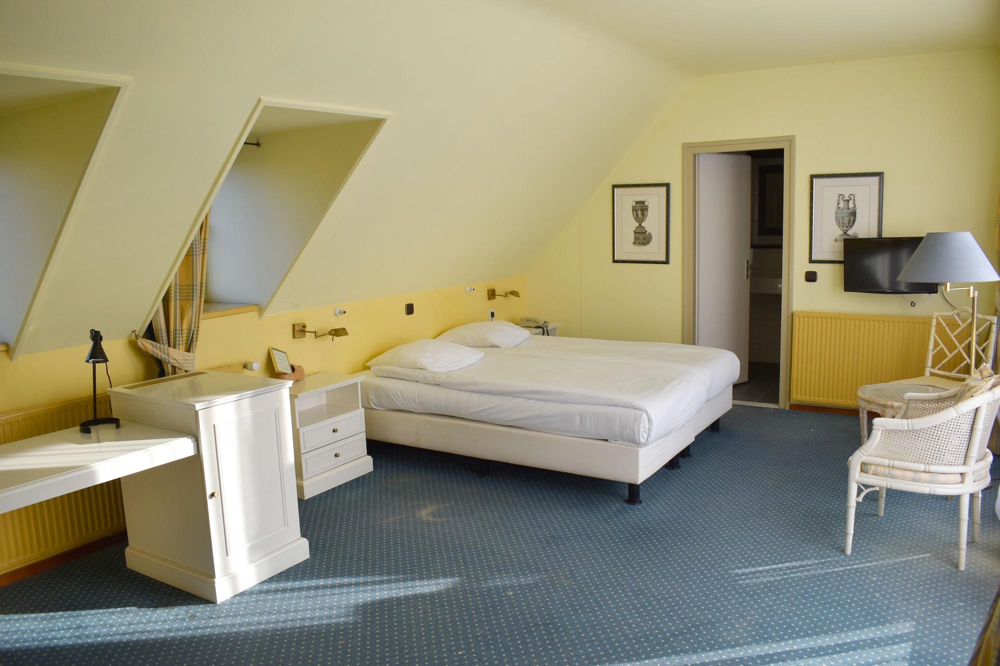 Hotel Fletcher Hotel-restaurant Kasteel Erenstein 4*